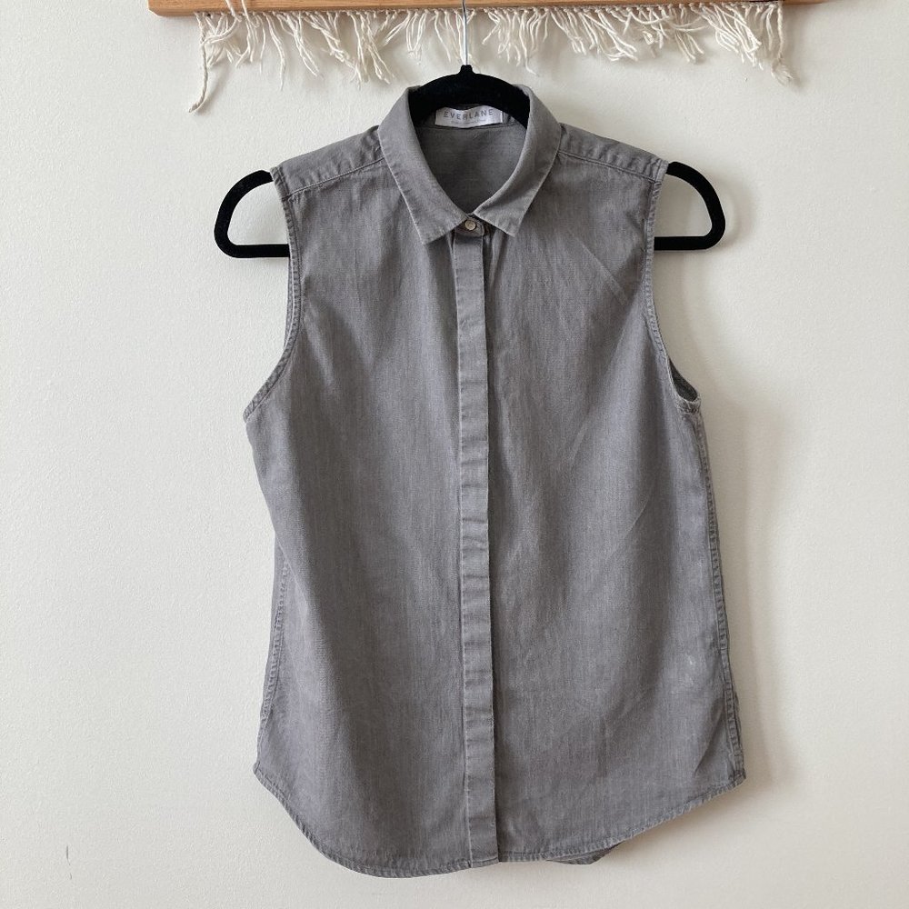 Everlane Sleeveless Chambray button down - S